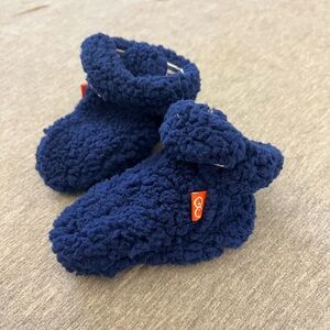 Magnetic Me “Magnificent Baby Booties Fleece Shoe Socks with Magnet Close”